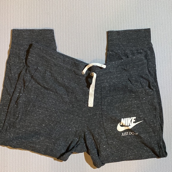 Nike Women’s lounge pants - Picture 3 of 6